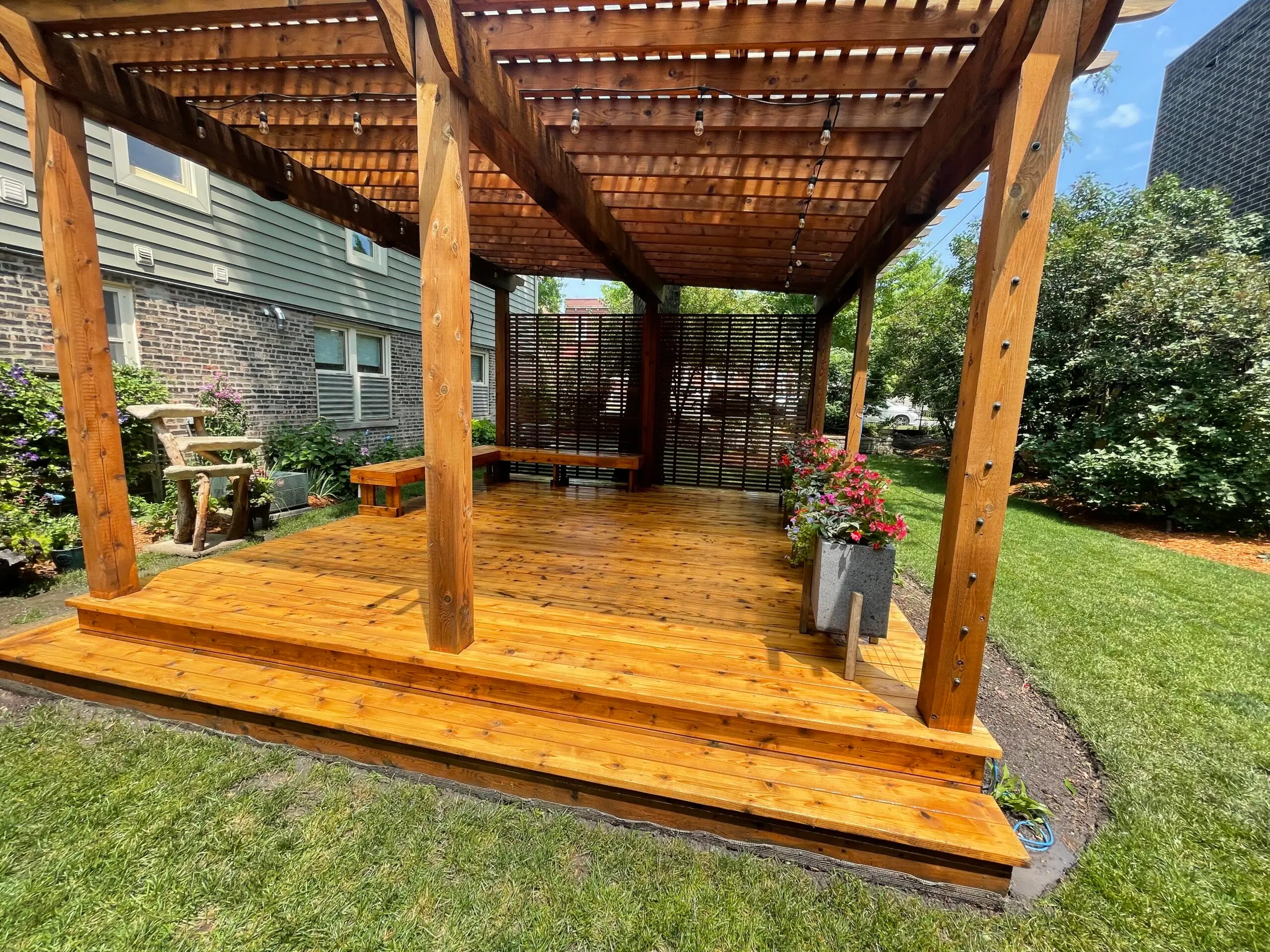 Beautiful finished deck project by Chicago Deck Expert