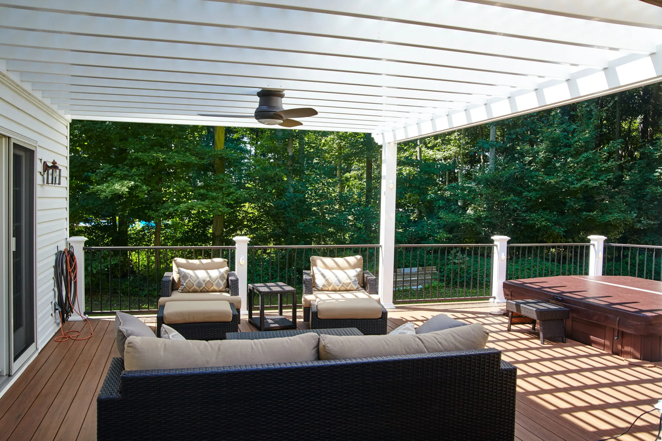 Premium deck with pergola serving Glencoe homeowners
